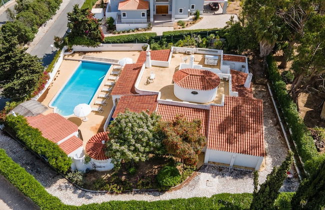 Joana Stunning Villa IS A 10 MIN Walk TO THE BEA - Foto 7