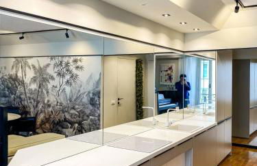 Exclusive top floor 2-bedroom flat - Photo 4