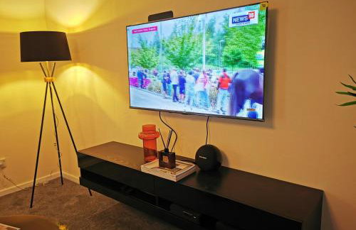 House - Sleeps up to 10 & Free Parking - Foto 29