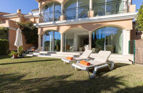 Large Ground Floor Apartment with Private Garden and Beach Access - Photo 6
