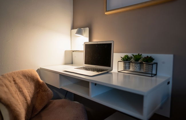 Town Street Apartment - Photo 20