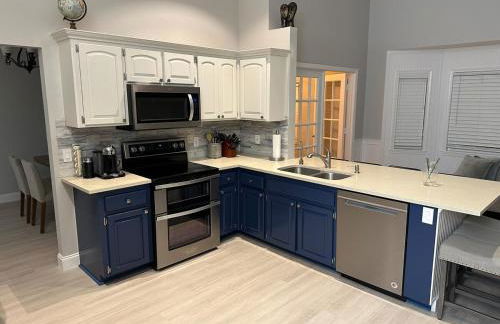 Florida house, 4br 2bt with private pool oasis - Photo 23