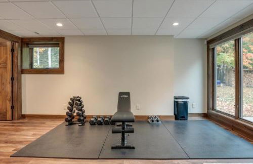 Impressive Presque Isle Lake House with Water Access - Foto 24