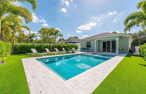 Opulence & Serenity at Our Luxury Home in Jupiter! - Photo 2