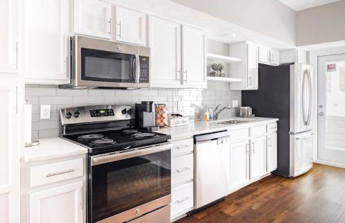 Luxury Downtown Townhome Unit 5 - Photo 31