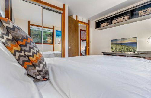 Secluded Tahoe Retreat Near Trails and Beach - Foto 20