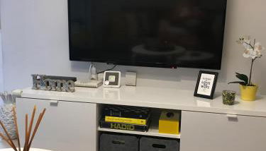 Designer's Flat - 3 Bdrm - Wifi - Best Location - Photo 3