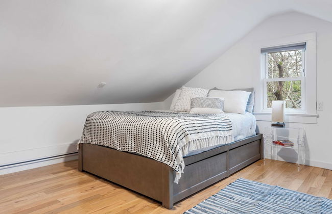 Charcoal Chalet by Avantstay A+ Design w/ Firepit - Foto 26