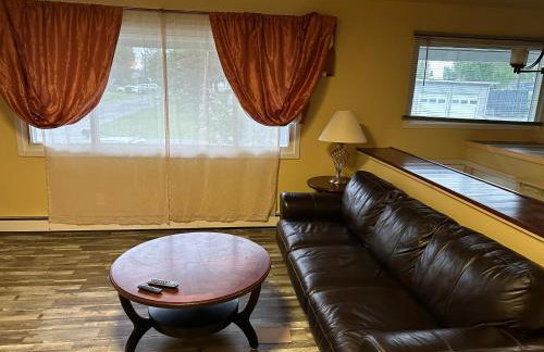 Forget Me Not Home by Airport Upstairs with Deck - Foto 25