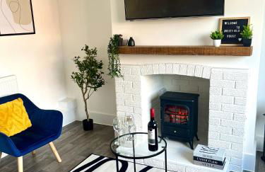 Crestfield House - Stunning Home near Alton Towers - Free Parking & Garden - Foto 14