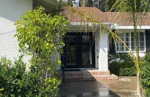 Guest house with private entry and large pool - Foto 4