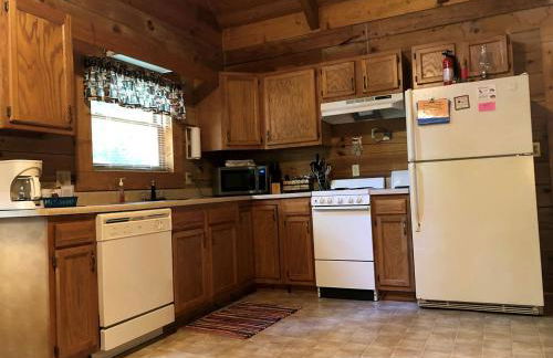 Rustic Cabin Rental in the Forest near Charleston, West Virginia - Foto 3