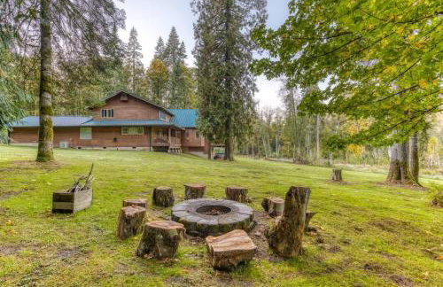 Iron Mountain - Spacious Secluded Lodge with Hot Tub & Game Room - Photo 76