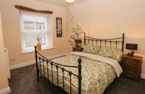 Howard's Hideaway - Photo 12