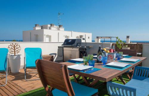 NEW APARTMENT WITH BIG TERRACE 10 Min WALK TO BEACH SUPERMARKETS - Foto 1