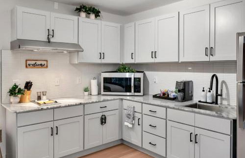 Upscale Midtown Studio and Private Balcony - Foto 4