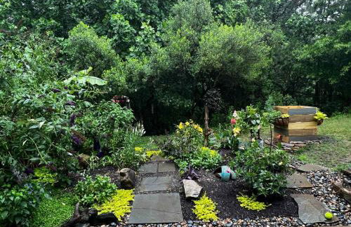 Modern 3-BR Townhome w Private Backyard Near RTP - Foto 69