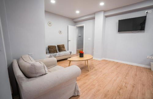 Apartamento turístico con 3 dormitorios en Granada QH Estación de Tren - Photo 7