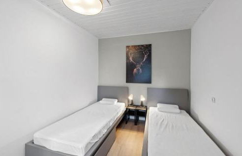 2 Bedroom Awesome Apartment In Malberg - Photo 12