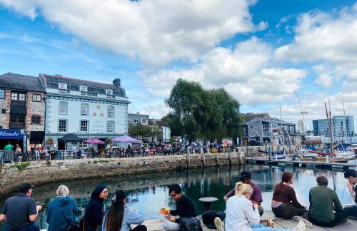 Luxury 1 Bedroom Duplex with Free Parking - Foto 48