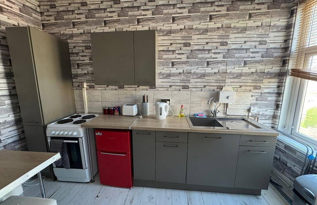 2 Bed Flat - Sleeps 3 - Parking - Wifi - Foto 10