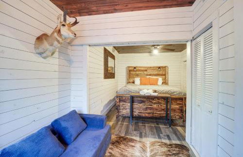 Rural Outdoor Oasis! Edgemont Cabin with Fire Pit - Foto 13