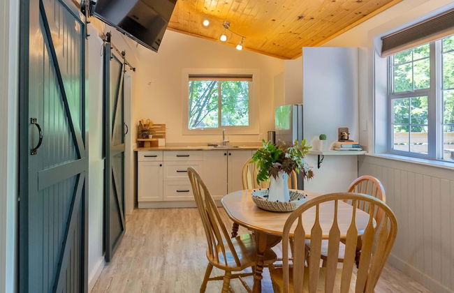 Barefoot Villas Cabin 2 Moose w/ Hot Tub - Photo 40