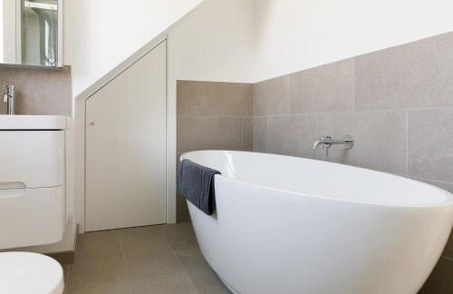 Delightful Seaside Hideaway 5 Mins to Beach - Foto 18