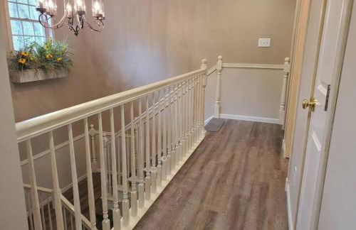 LakePath Beach House - XL hot tub, walk to beach - Foto 12