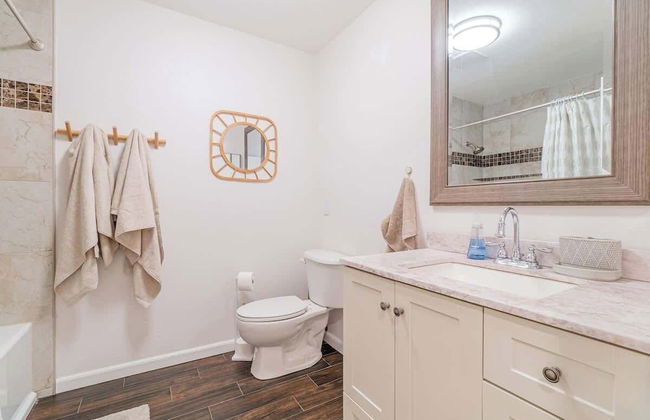 Vibrant Boho Family Home 3 Bed Pet Friendly UNR - Photo 8