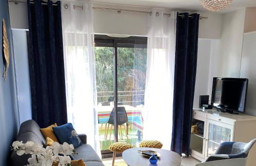 T2 proche de la gare, à 10 minutes à pieds de la Croisette, piscine & parking dans résidence de haut standing - Foto 6