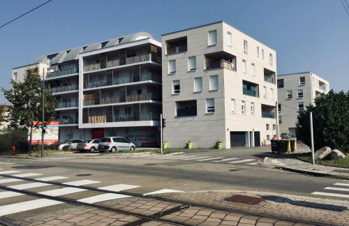 LeT2 Appartement Moderne avec Terrasse et Parking - Foto 22