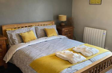 Top Floor at Cantref House - Photo 1