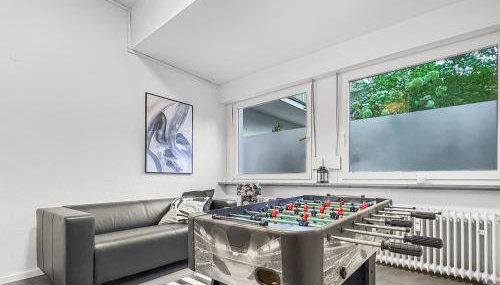 Gruppenapartment in München Platz für 16 Gäste Parkplatz - Photo 3, Game Room