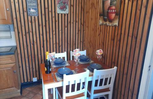 Plymouth Professionals Apartment - Photo 10