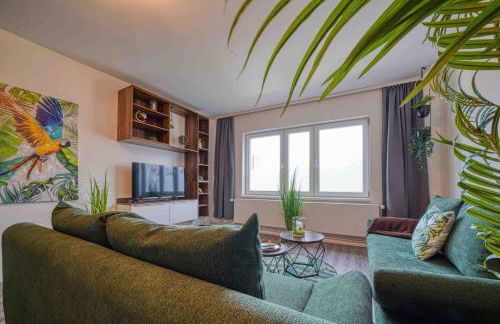 Zuarin Schlossblick - Ganzes Apartment direkt am Schlossgarten von Schwerin mit Dschungel-Feeling - Parkplatz auf Anfrage vorhanden - Foto 4