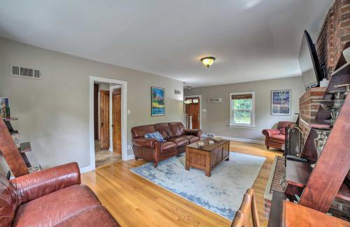 Pet-Friendly Lake Getaway 1 Block to Beach! - Foto 6