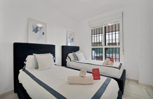 Apartamento con enorme terraza en complejo con piscina en Nueva Andalucía - Lorcrimar - Foto 6