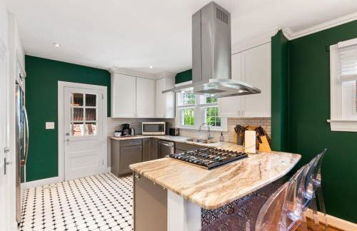 Massive 5BR Historic CozySuites House - Foto 34