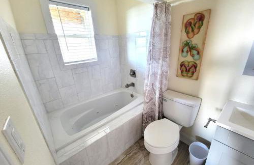 8018 Beach Rd, Semi-Oceanfront, Pool/Hot Tub - Foto 35