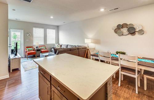 Pool Access and Beach Shuttle Millville Townhome! - Foto 10