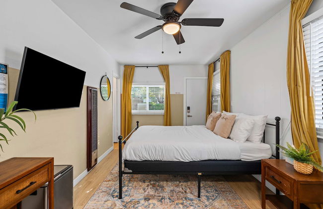 Live Like a Local - Studio With Huge Backyard - Photo 26