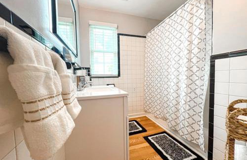 Charming 3BR Apartment in the Heart of Richmond - Foto 16