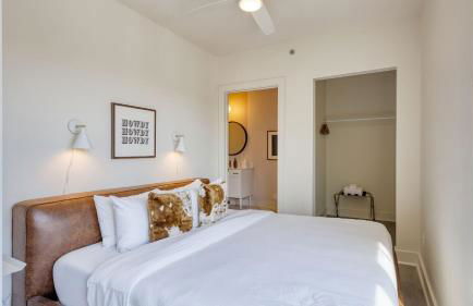 36 Guests on Music Row Bachelorette Suites Glam Room 5 Minutes to Downtown - Foto 27