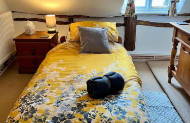 Bridge Cottage Stunning 4 bed thatched cottage - Photo 5