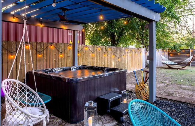 Heated Pool Haven w Hot Tub Downtown 3 mi - Photo 9