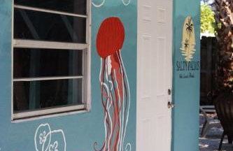 Tropical PoolHome Walk to Shops Near Beach - Foto 50