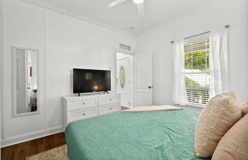 Treetop Cottage - 3 blocks from Historic District - Foto 14