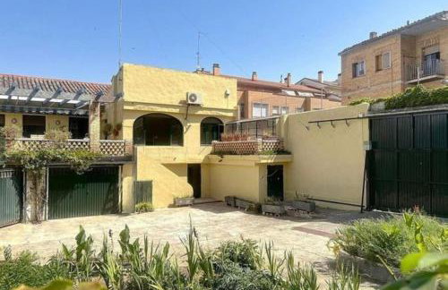 Family home with pool and garden in Tudela center - Photo 44