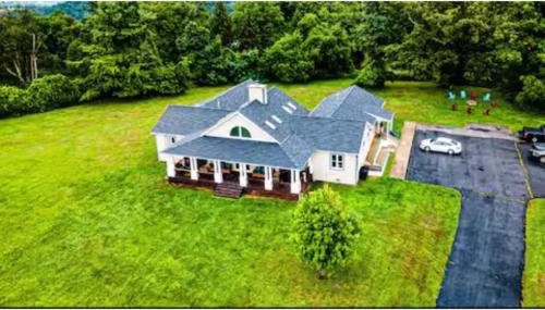 Sprawling 9 BR Mountaintop Oasis with BlueRidge Views - Foto 4